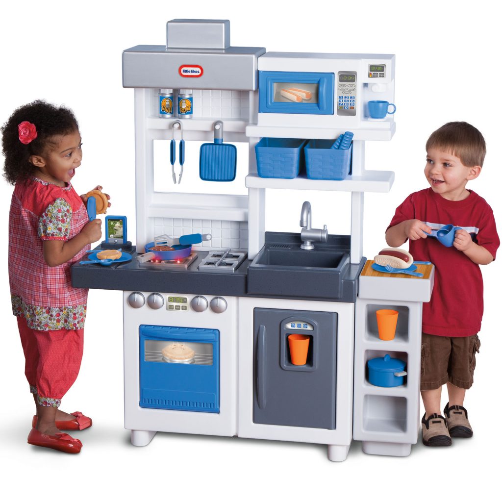 Little Tikes Ultimate Cook Play Kitchen with 30 Piece Accessory Play ...