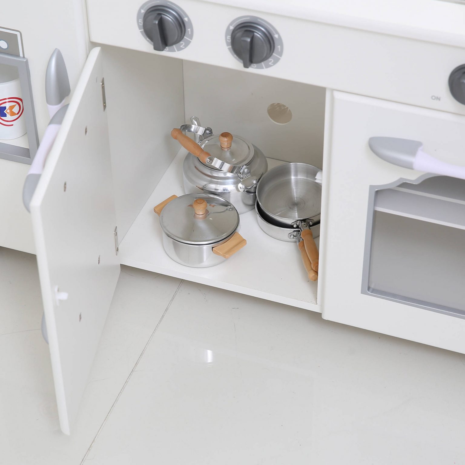 white retro play kitchen